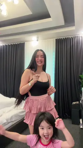 Muntik na makita si ate @NATNAT 🤣💕#rosmar #fyp #Nathalierose 