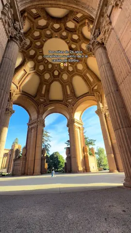 @Ysleider ❤️‍🩹🩰✨  Tu niña interior y la mía están muy felices. Lo hicimos amiga!  Gracias por la experiencia tan bonita, te quiero mucho.  #barbie #sanfrancisco #palaceoffinearts #fyp #niñainterior 