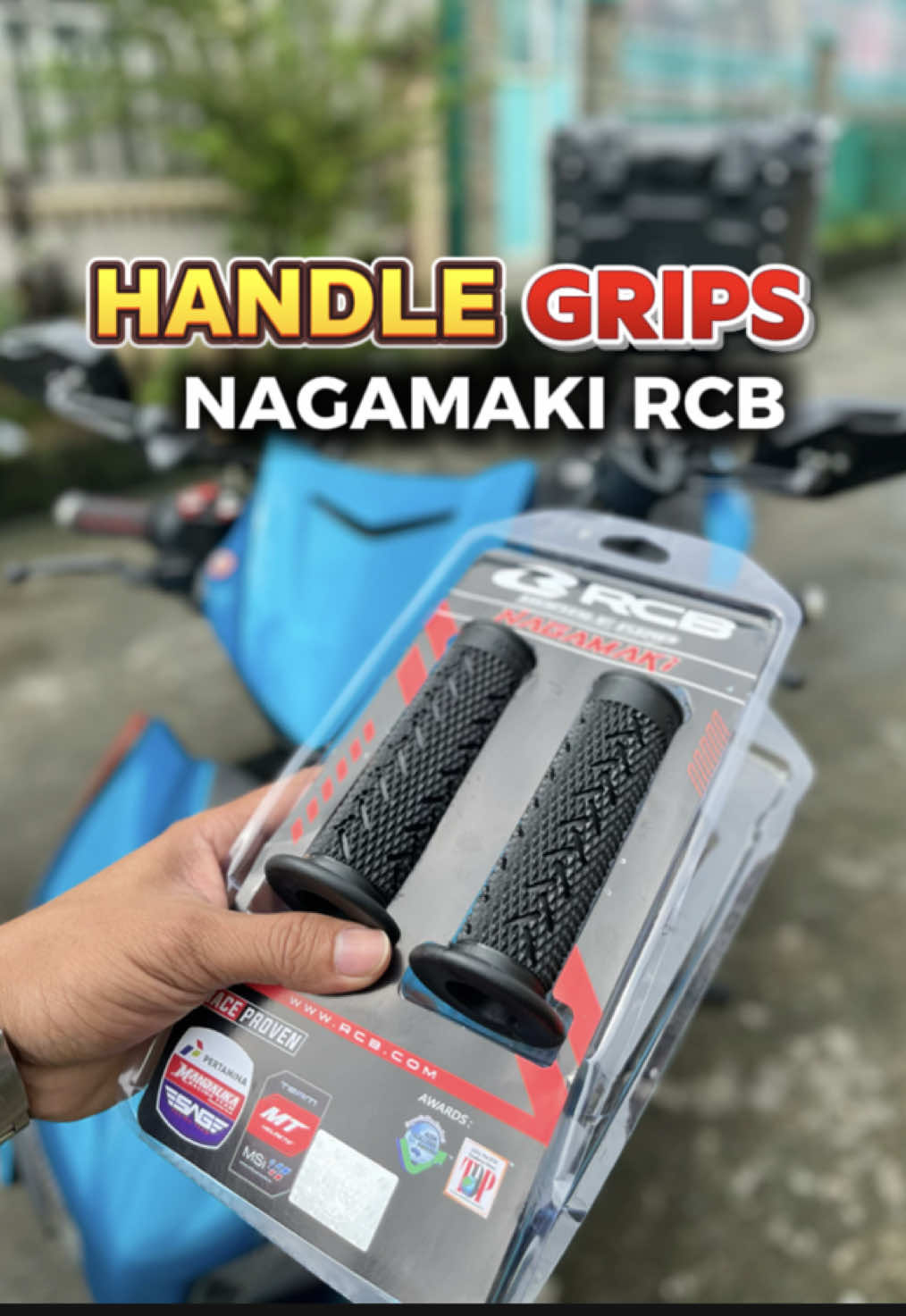 NAGAMAKI RCB motorcycle handle grips. Grips for motorcycle na pang rain or shine, sporty looks and affordable all around win. Here’s one from R.C.B. Nagamaki, choose from variety of colors u like, swak na pang palit sa ating old stock grips. Check this one ride safe. #handlegrip #nagamakircb #handlegripformotorcycle #handlemotorcycle #motorcyclehandlegrip