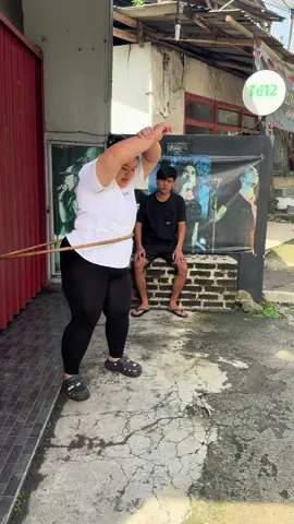 Belajar hulahoop 😁😂🥰