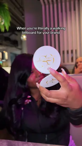 Showing up for my brand every chance I get >>🥰  #fypage #gluelesswigs #readytowearwigs #creatorsearchinsights #glamorousstylez 