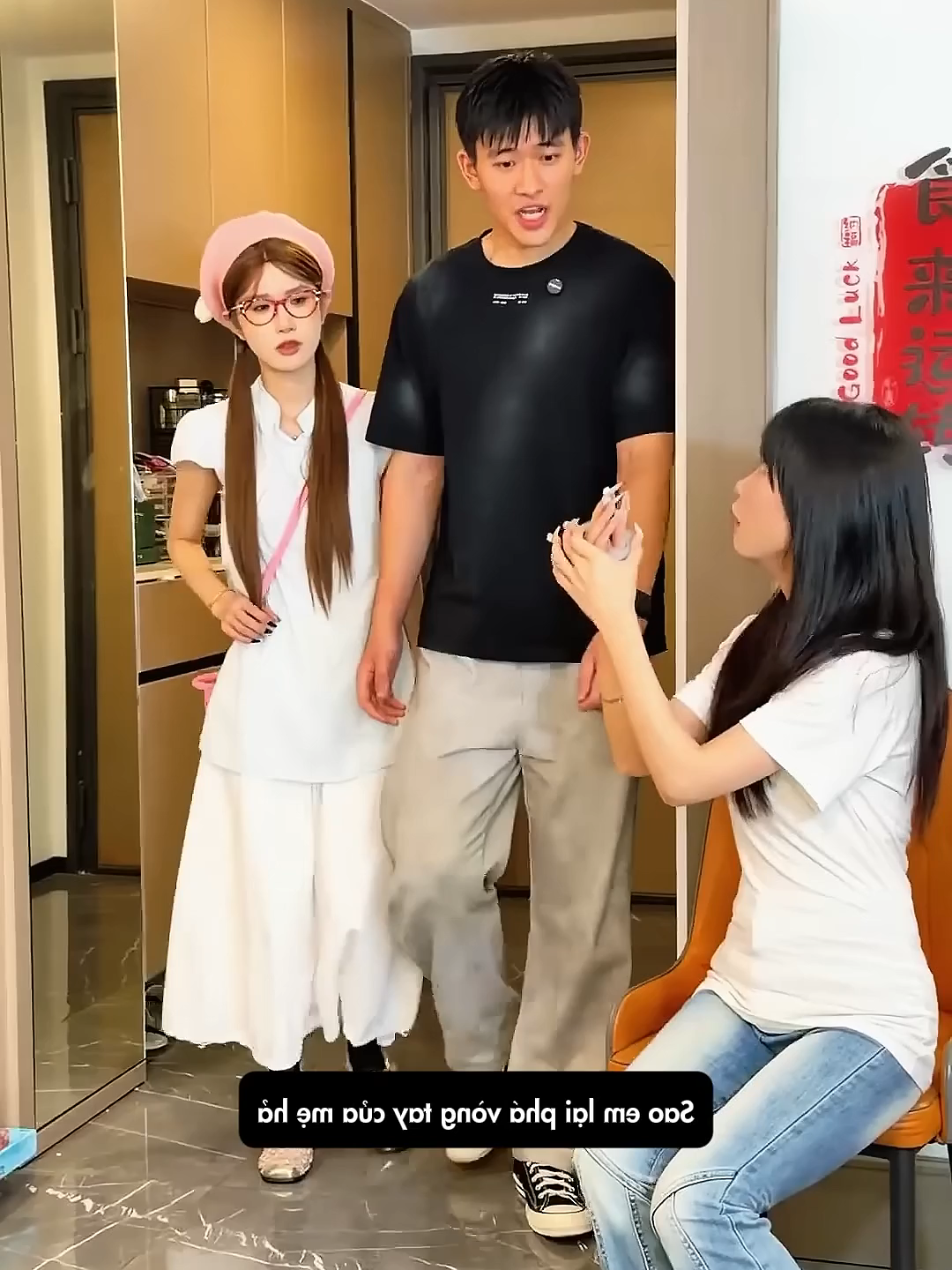 Tiểu phong và em gái làm vỡ vòng của mẹ và cái kết