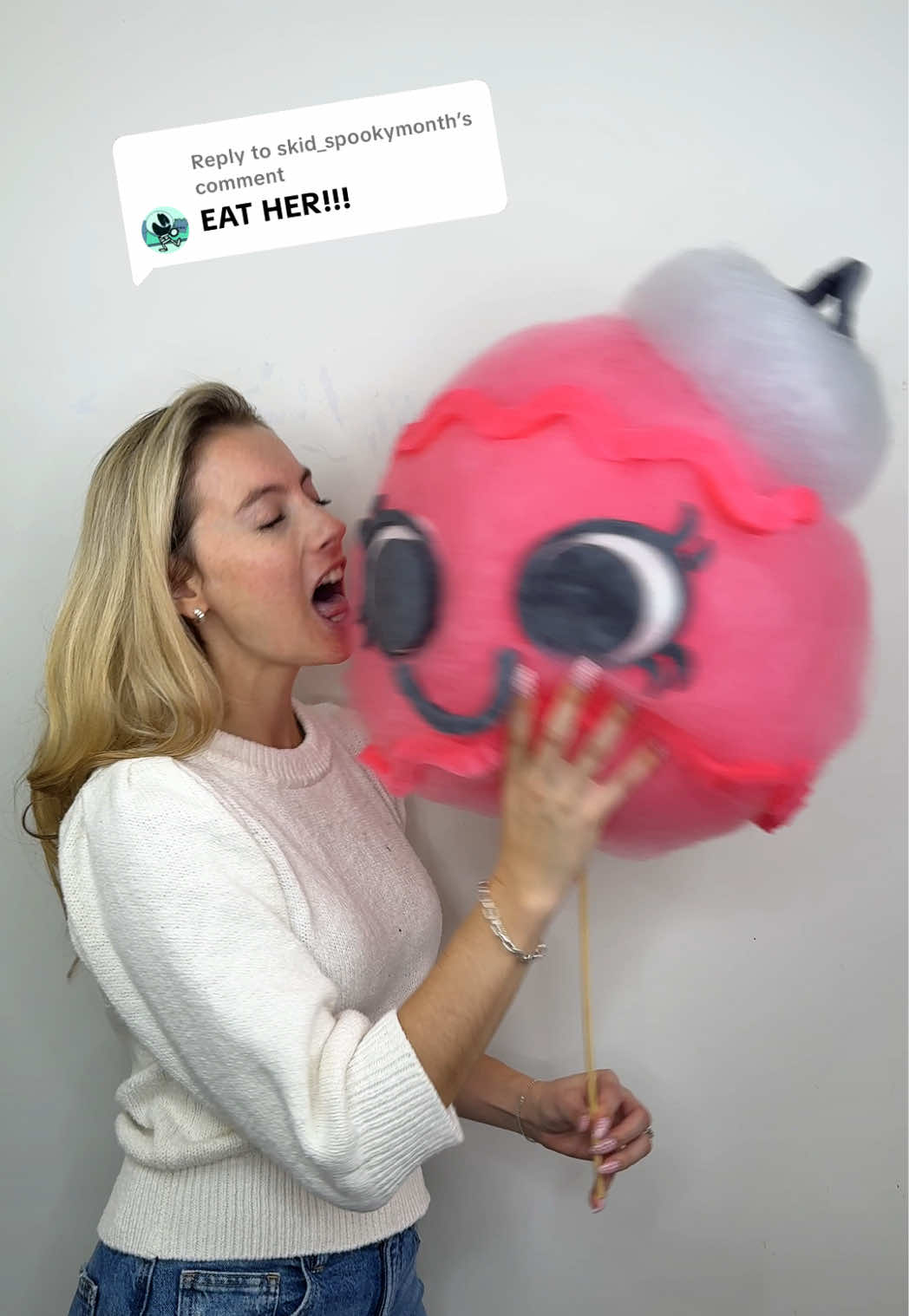 Replying to @skid_spookymonth BOBETTE EATEN FAST! This cotton candy ornament went from Dandy’s World to destroyed! #dandysworld #roblox #mukbang #beforeandafter #cottoncandy 