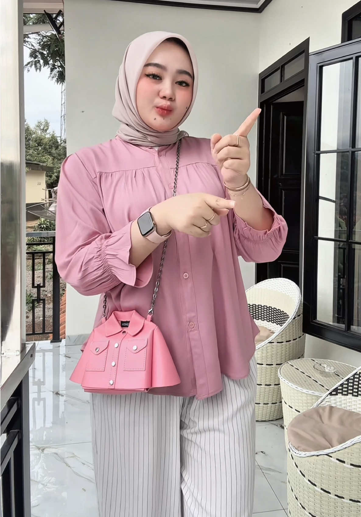 blouse from @Lakone Fashion💗cute bgttt🫶🏻 #kemejawanita #blousewanita #fyp 