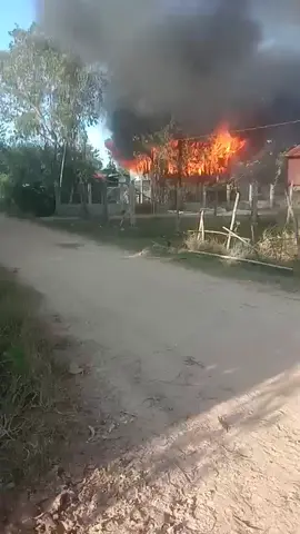 #MemeKhmer #fyp #fypkh រងាពេកដុតផ្ទះ កម្ដៅខ្លួន