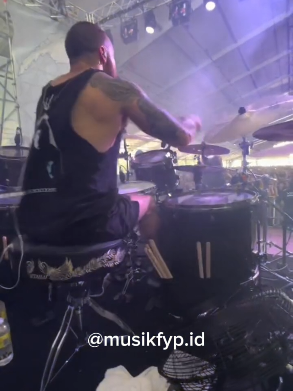 naik kereta api, tut tut tuttt #eloycasagrande #slipknot #rock #fypシ゚ #laguanak 