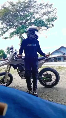 #CapCut sapa ketahuan👋🤗🔥#supermoto #soundviral #healing #surex #tiktokviral #xyzbca #fypシ゚ #fypage #klxindonesia 