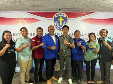 Foto ini ketika Jovi bersama para pemuda/i dari berbagai organisasi kemasyarakatan dan kepemudaan di Kota Padangsidimpuan - Tapanuli Selatan menghadiri undangan pelantikan Ketua Gerakan Angkatan Muda Kristen Indonesia (GAMKI) di Aula Gereja Kristen Protestan Angkola (GKPA) Kota Padangsidimpuan. Semangat perjuangan pemuda di Kota Padangsidimpuan harus selalu menyala demi mewujudkan pemerintahan yang bebas dari Korupsi, Kolusi, dan Nepotisme (KKN) karena berdasarkan pengalaman Jovi di penjara (Lembaga Pemasyarakatan Kelas IIB Padangsidimpuan) mendengarkan cerita kehidupan ratusan Tahanan dan Narapidana tindak pidana Narkotika memang faktor kemiskinan akibat dari tingginya praktik Korupsi, Kolusi, dan Nepotisme (KKN) yang dilakukan oleh oknum pejabat pemerintah yang menjadi penyebab utama masyarakat rela mengambil resiko mendekam dipenjara hanya untuk memenuhi kebutuhan sehari-hari harus melakukan pencurian dan berjualan Narkotika. Bersama para pemuda/i se-Kota Padangsidimpuan dan 900-an saudara seperjuangan para Narapidana/ Tahanan, Insha Allah Jovi bertekad akan melakukan berbagai kolaborasi kebaikan dan pada tahun 2029 berjuang menjadi Wakil Rakyat untuk memperjuangkan hak-hak rakyat untuk hidup sejahtera dan memperoleh keadilan yang sering diabaikan bahkan malah ditindas dengan berbagai keangkuhan dan kesombongan terhadap jabatan. Setelah bebas dari penjara Jovi akan bersilaturahmi dengan para pimpinan Partai Politik di Jakarta untuk membicarakan rencananya maju berjuang menjadi Wakil Rakyat antara anggota DPRD Kota Padangsidimpuan, DPRD Provinsi Sumatera Utara, DPRD Kabupaten Ngawi, DPRD Jawa Timur, DPR RI, DPD RI, atau bahkan berjuang menjadi Bupati / Wakil Bupati Ngawi, atau Walikota / Wakil Walikota Padangsidimpuan sekalian. Jovi apabila terpilih menjadi Kepala Daerah / Wakil Kepala Daerah atau Wakil Rakyat akan menghimbau Kepala Kepolisian Resor dan Kepala Kejaksaan Negeri setempat agar tidak terkesan 