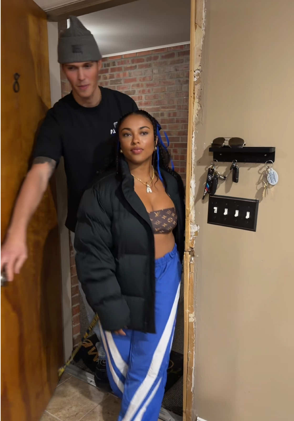 pov: you & ur girl are dating brothers and it’s date night 🏀🫠 @ALLSAINTS #angeldancer #datenight #nbabasketball #foryou #detroit 