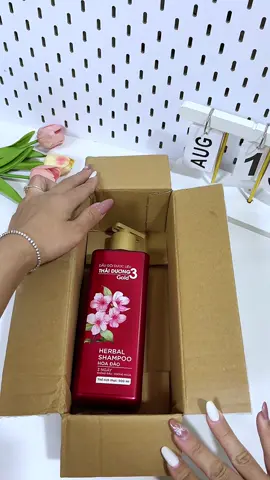 Chân ái của bà nào tóc yếu , tóc mỏng , tóc rụng nhiều #daugoithaoduoc #daugoithaiduong #daugoithaiduong3gold #viral  @Mila Nguyễn  @Mila Nguyễn  @Mila Nguyễn 