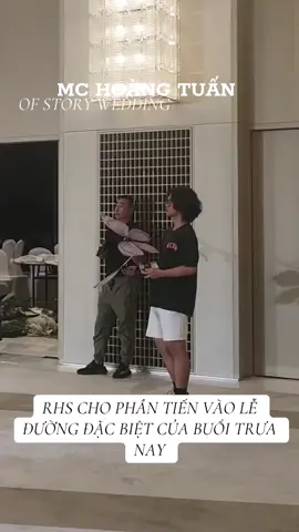 RHS CHO PHẦN TIẾN VÀO LỄ ĐƯỜNG ĐẶC BIỆT CỦA BUỔI TRƯA NAY #McHoangTuan #HoangTuandancuoi #McWedding #WeddingHost #congdongWeddingHost  