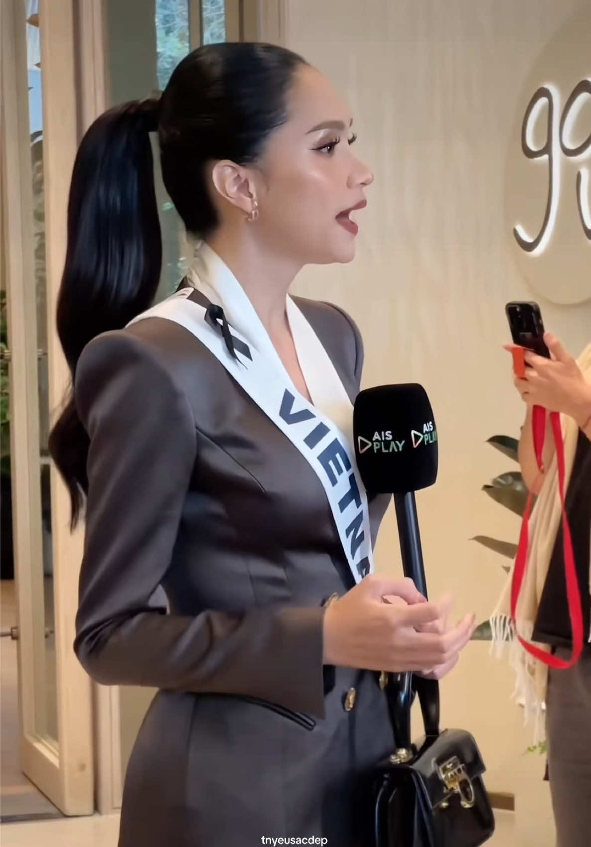 Thần thái cực đỉnh của Hương Giang ngày hôm nay@HƯƠNG GIANG 