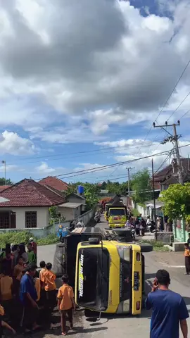 mreka hanya melihat hasilmu, tapi tidak dengan pontang panting mu, #fyp #kecelakaan #pulaulombok 