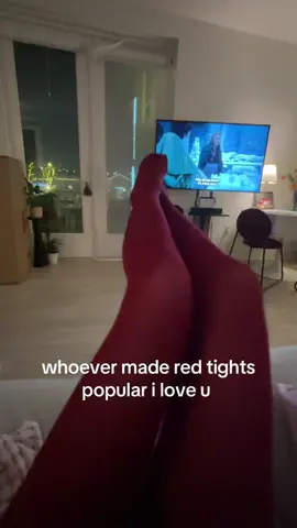 they’re sooooo chic #redtights #fashion 