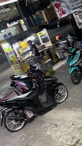 🥶#vario125new #gen2 #ring17style 