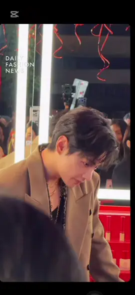 眩しい🤩 #thv#v#ポップアップ#tirtir#テテ 