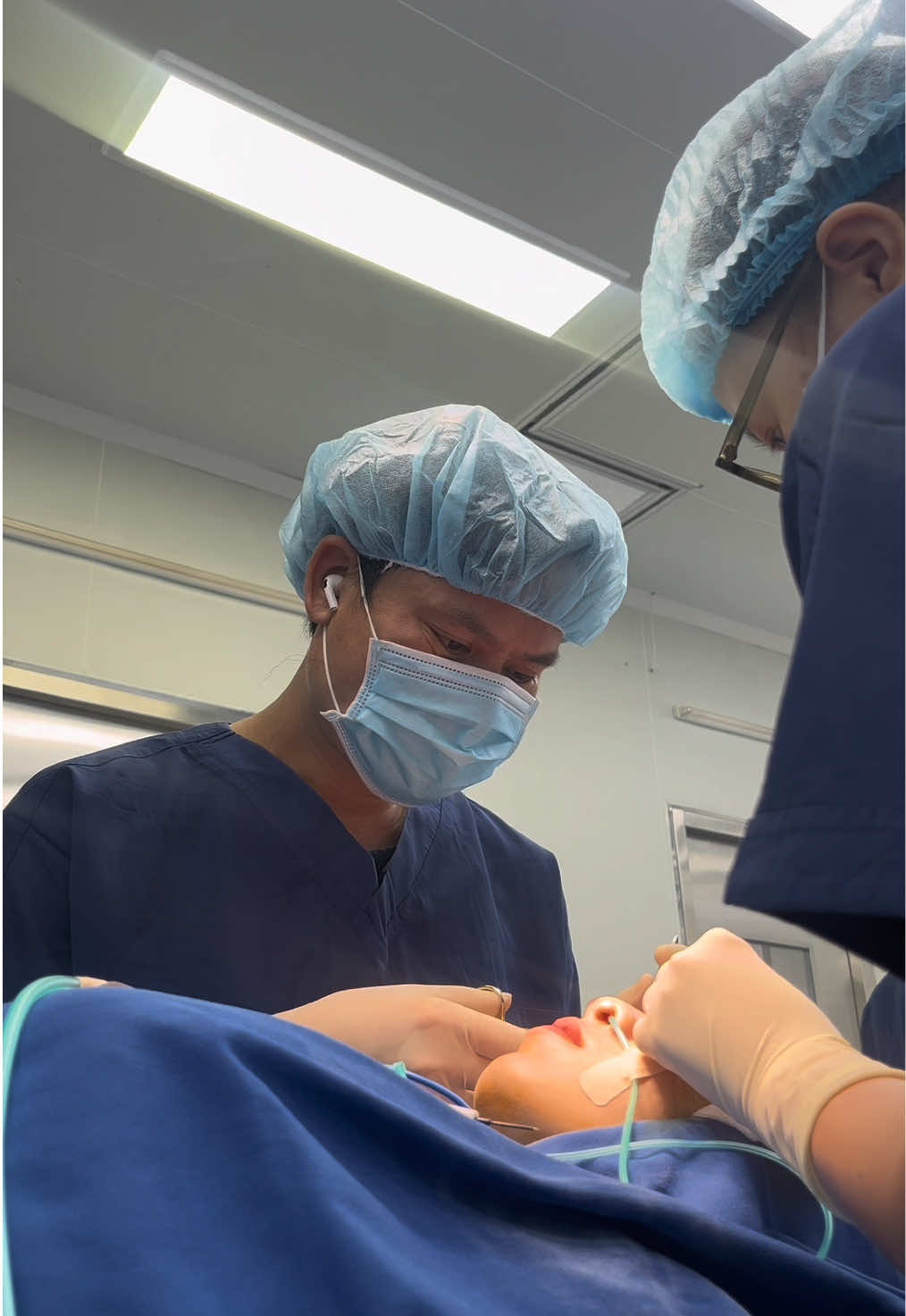 Theo chân Dr. Lucas Hoàng 1 ngày làm việc tại Kangnam nhé❤️❤️ #benhvienthammyKangnam #DepChuanHan #Kangnam16nam @Bệnh viện Thẩm mỹ Kangnam 