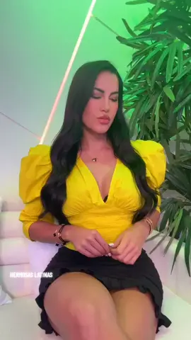 #hermosa #latina #conductora #ecuatoriana #jasminamarazita 💛