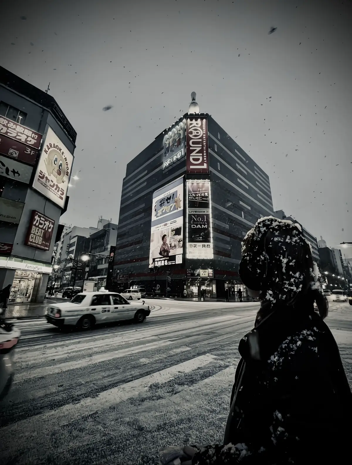 “记忆力有限，所以只记住快乐的事情。”