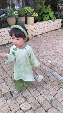 Tone xanh nhẹ nhàng cho nàng thơ nào thích kiểu áo dài đơn giản mà lại nhẹ nhàng ạ 🥰🥰#aodaivietnam #aodaichobe #aodaitet #aodaithietke #embedangyeu 