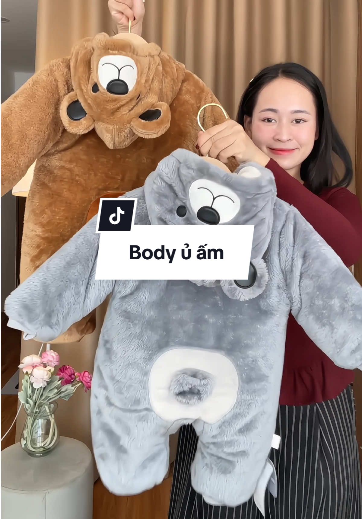 Xiu dày ấm các mom oi , mùa đông nên có a , con đi đâu yên tâm #lanhuong2bereview #bodyuamchobe #bodyuchobe #bodylongchobe #bodylotlong  @Lan Hương 2 Bé Review  @Lan Hương 2 Bé Review 