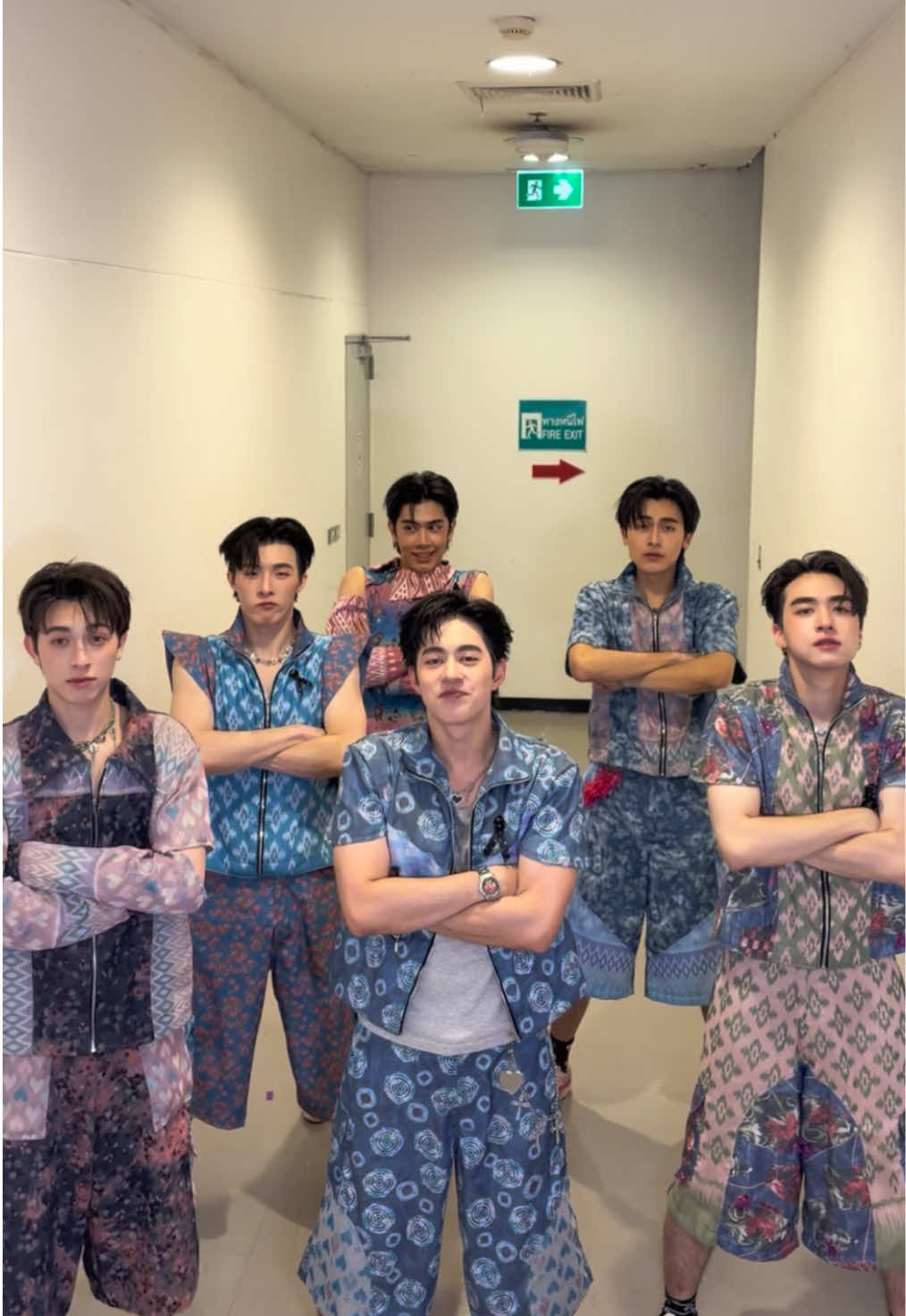 บ่าย ๆ แบบนี้ลุกขึ้นมายืดเส้นยืดสายกันหน่อย🕺🏼 #PROXIEth #bROTHERSMUSIC @joyb @Kiminoto @Gunn Ratchanon @จะไม่เปลี่ยนชื่อจนกว่าจะมีคอน3 @V @chokun 