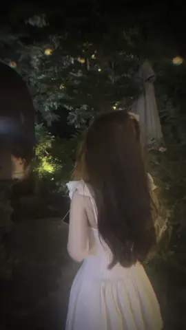 Nếu trái tim biết nói, chắc nó cũng thở dài thay em 