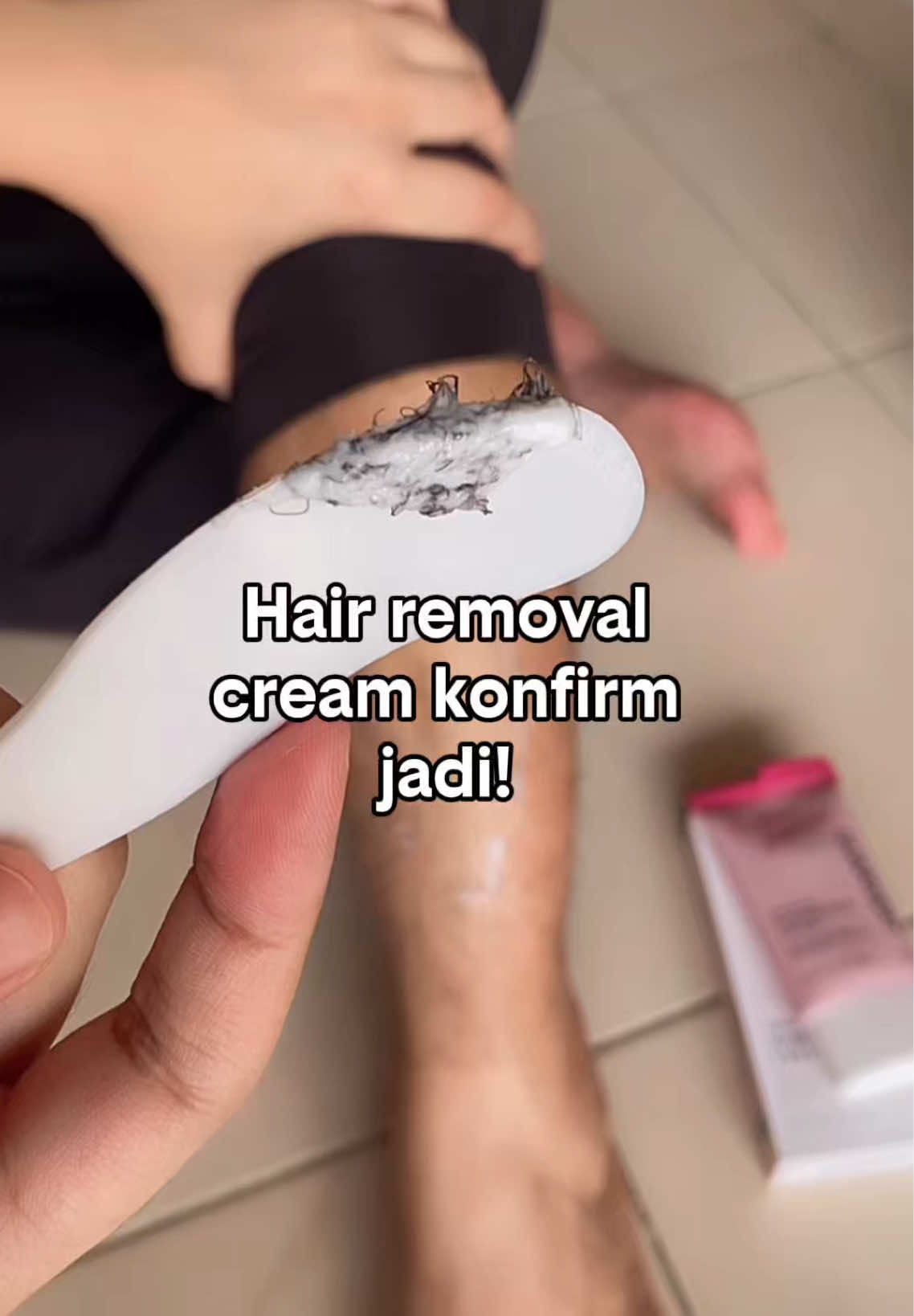 haaa .. tenang mata tengoknya 🤣 tak expectlaa dia geleng kepala tu .. alaa nnti i belanja makan ok? 😆 #fyp #hairremoval #hairremovalcream 