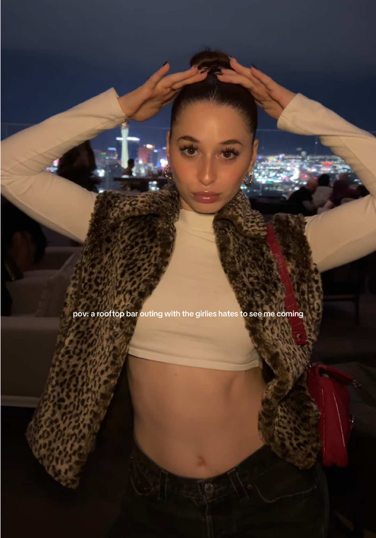 social anxiety is scared of me 😝 love a vegas rooftop bar moment with the girlies  #rooftopbar #lasvegas #girlsnight #bestie #girlsnightout 