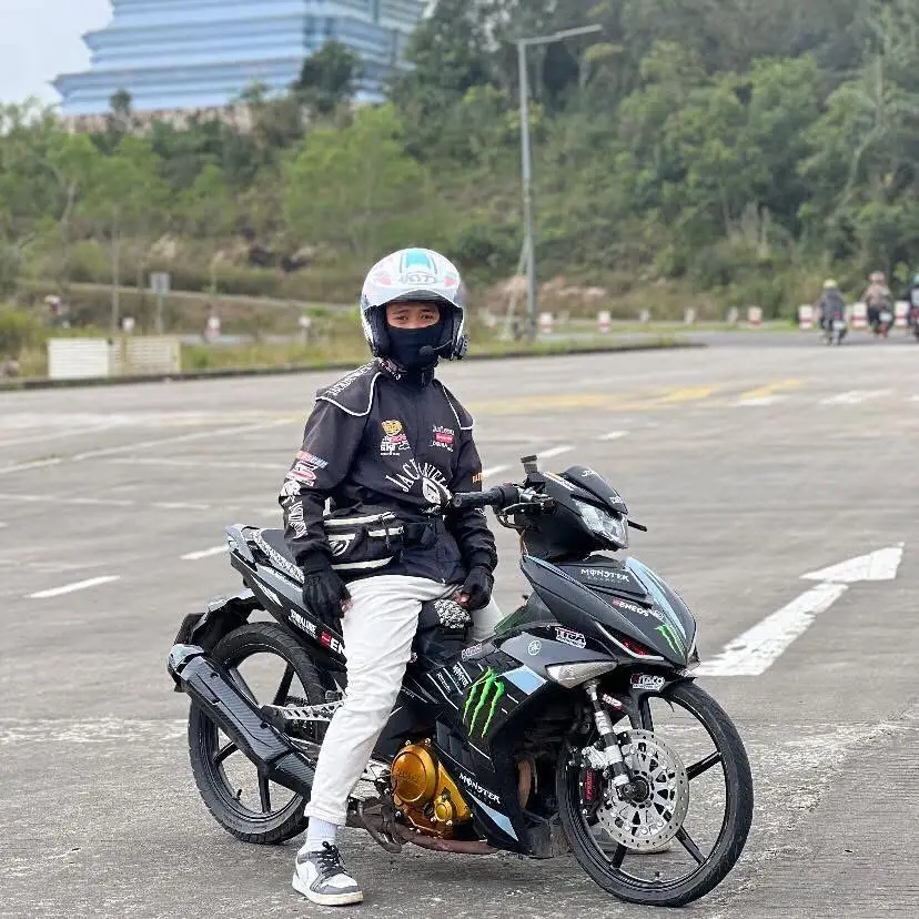 #មួយidolសមគ្នាអត់ណ៎🤭❤️#កំពង់ឆ្នាំងផ្ទះខ្ញុំ♡🥰 #ម៉ូតូអត់ល្បី☹️ #ស្លាញ់កាលេងម៉ូតូ🏍️ 