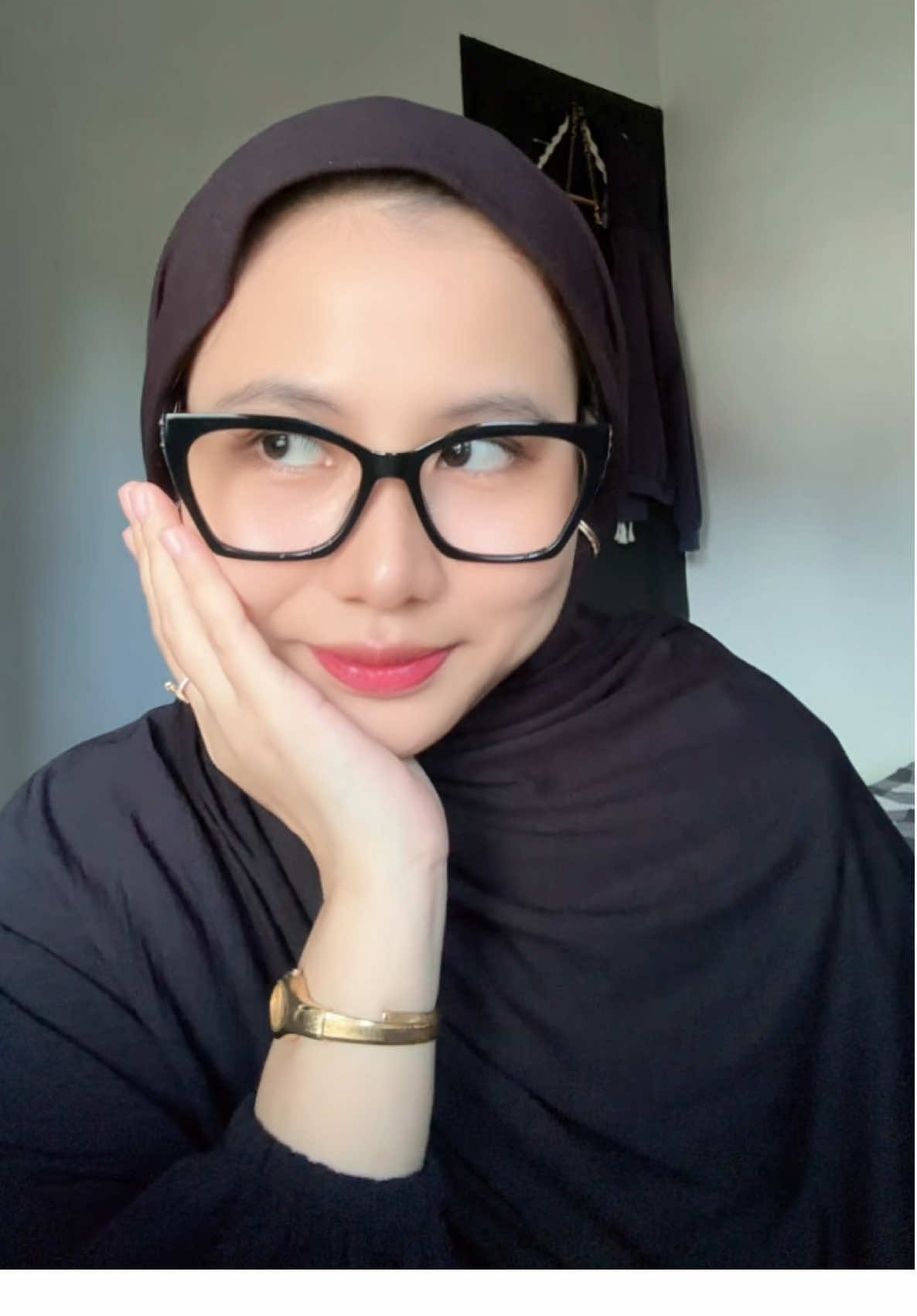 Kalo ngga pakai kacamata berasa ada yg kurang gak sih ? 🫣  #afgan #kacamata #fyp #black 