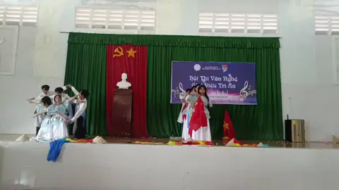 Tiết mục VN của Chị Đoàn 10A2 #hoidienvnchaomungngaynhagiaovietnam  #giảitritiktok 