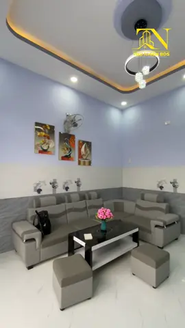 Nhà cấp 4 thiết kế tối giản nhưng có đủ công năng cho gia đình nhỏ 2-4 thành viên. .Sân ôtô rộng rãi & sân phơi phía sau. 🌸DT: 4*22. Thổ cư, chủ quyền. #reviewbds #nhadattiengiang #nhadepmytho #nhadep #nhacap4 