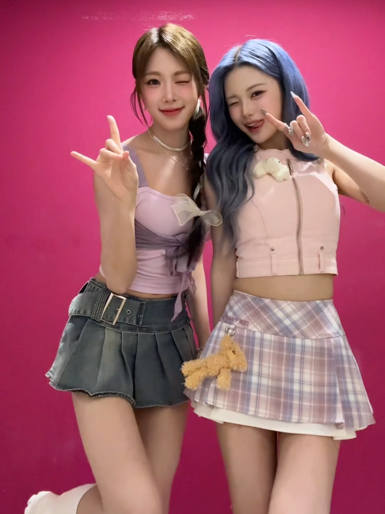 Love is.. in my bank account😎 #tripleS #트리플에스 #トリプルS #トリプルエス #トエス #Nien #니엔 #ニエン #Mayu #마유 #マユ