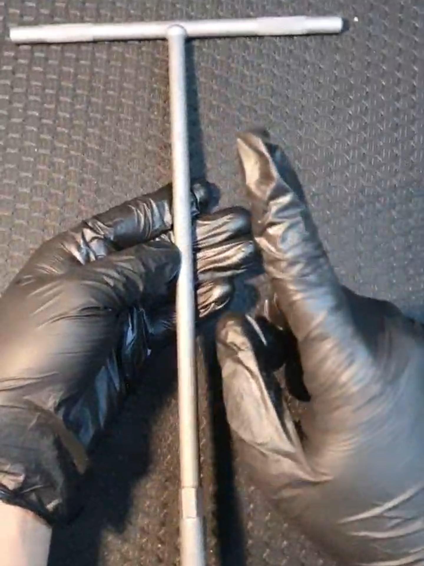 🔧 FLYMAN T-WRENCH 8MM ✅ 8mm T-handle design – perfect para sa mabilis at controlled tightening ✅ Heavy-duty steel – matibay at pangmatagalan ✅ Comfortable grip – less pagod kahit long use ✅ Precision fit – iwas slip at rounding ng bolts ✅ Ideal para sa automotive, motorcycle, at DIY repairs #manongtoolsph #toolsthatworkforyou #budgetfriendly #fypシ