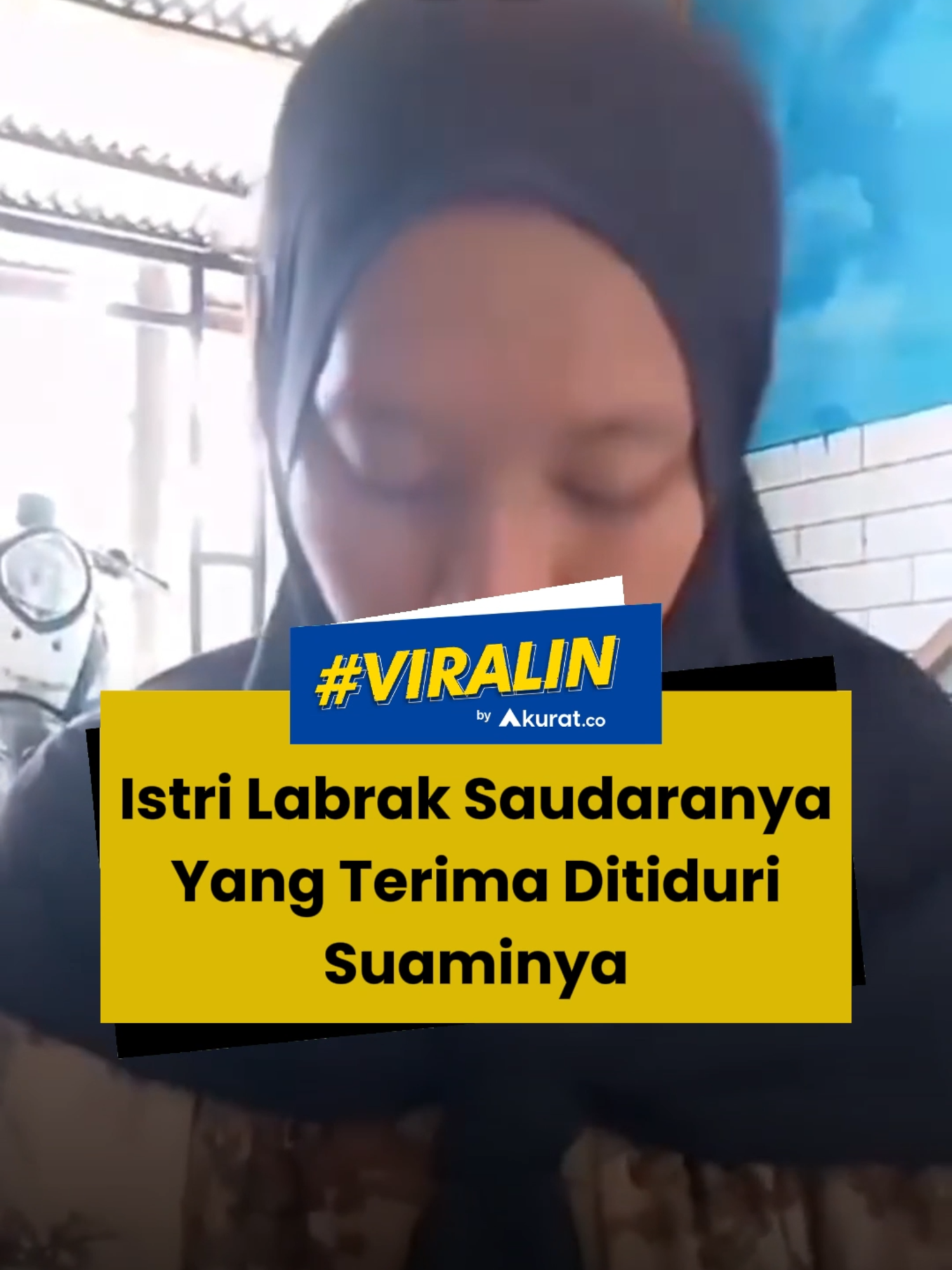 Video tersebut lantas memicu beragam komentar warganet. Warganet berkomentar bahwa sang istri seharusnya melabrak suaminya terlebih dahulu, bukan saudaranya. Saudara wanita itu juga mengaku telah beberapa kali ditiduri oleh suami saudaranya yang diketahui bernama Romi dengan imbalan Rp150 ribu hingga Rp300 ribu. 🎥: TikTok/sarryhennaart. #viral #selingkuh #istri #saudara #akuratco