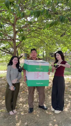 ម្នាក់តាកែវ ម្នាក់កំពង់ស្ពឺ លាបសស្អាតហើយ ចូលធ្វើតំណាងចែកចាយលក់បន្តម៉ង 🥰🥰 