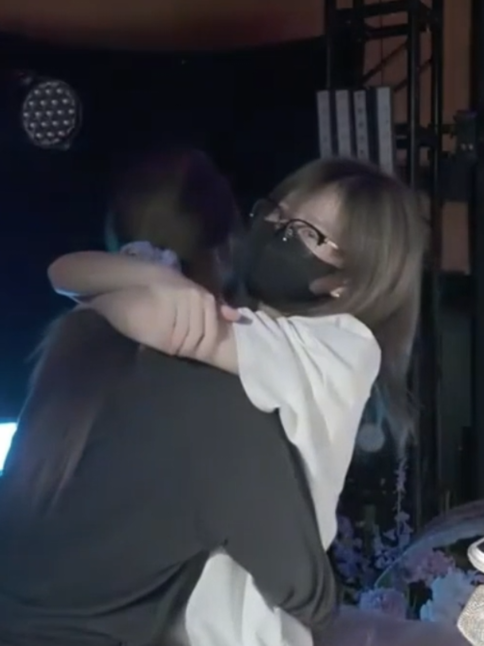 erat banget bai meluk nya  #báchchu #baixinyu #柏朱 #zhuyixin #fypシ゚ #baizhu 