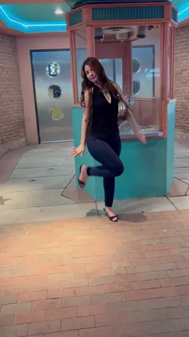 Grabbing invisible necklace #fyp #foryou #trending #az #paratii 