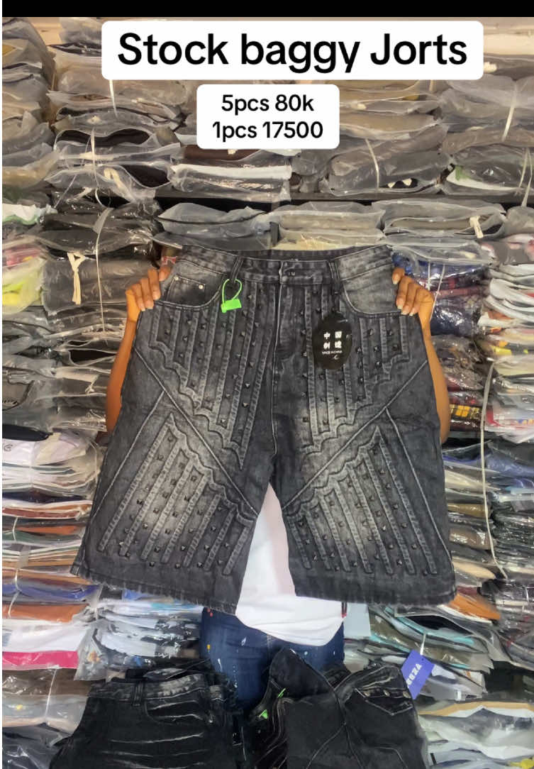 Luxury baggy jorts at wholesale price #baggyjeans #baggyjorts #baggypants #jeansshorts #everyfitwholesalestore 