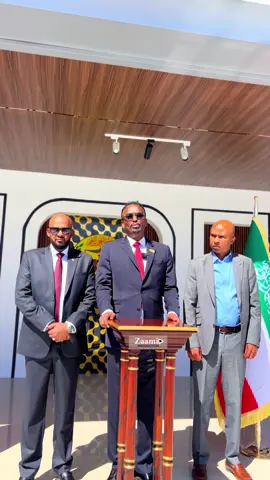 Wasiir Wasarada arimaha dibada iyo iskaashiga caalamiga mudane Abdirahmaan Daahir Aadan Bakaal iyo Wasiirka wasarada duulista iyo hawada mudane fuaad nuur ayaah saaka qabtay shir jaraaid kuwaas oo ka hadlay arimaha hawada  halkan kala socoh mardhawo warka oo sugan #somaliland_hargeisa #wasaradaarimahadibada #wasaradaduulista #somalilandtiktok💚🤍❤ 