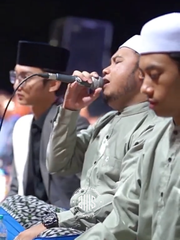 Sholawat cinta siapa || Versi syubanul muslimin @majelissyubbanulmuslimin  #syubanulmuslimin #syubanloversnusantara #smsseindonesia #gusazmi #gusazmilovers 