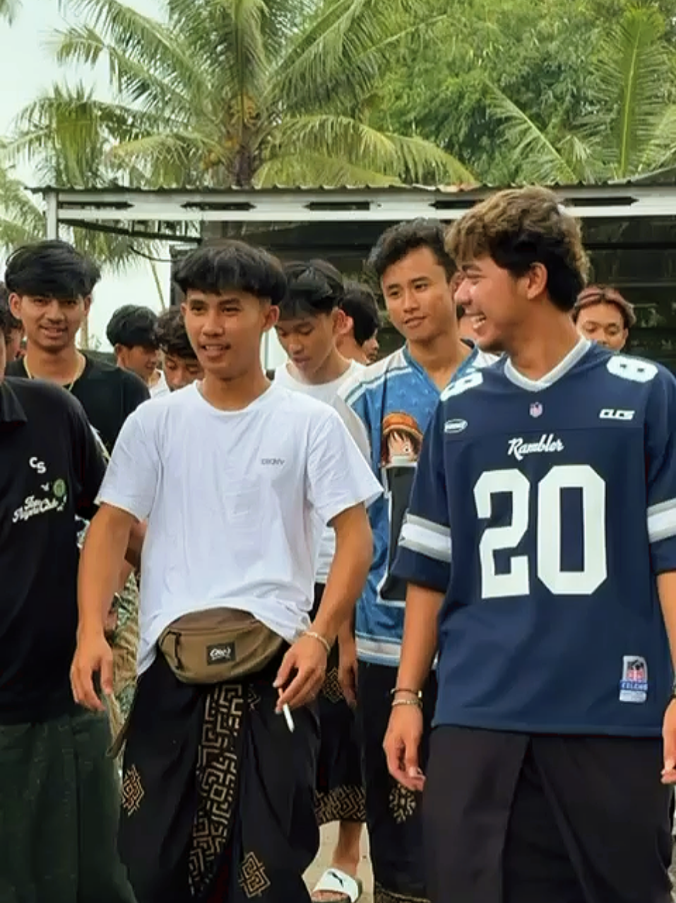 aku sarungan, pean dasteran 🤭#pakeron #forpajaya #keronkeren #garudawisnusatriamuda #gsky 