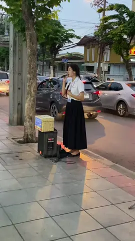 เป็นผู้หญิงที่เก่งทุกอย่างมันเหนื่อยจริงๆนะ สามารถทำอะไรหลายหลายอย่างได้ด้วยตัวเอง แบกของหนักหลาย กิโลไปหาเงินคนเดียวพอมาถึงจุดหนึ่งแล้วสิ่ง ที่ต้องการก็คือความรักที่ปลอดภัยและไม่ทำให้เหนื่อยเพิ่ม คำพูดที่ทิ่มแทงและอันตรายที่สุดของฉันคือคำพูดจากคนใกล้ตัว โปรดอย่าดูถูกความฝันของฉัน เพราะฉันผลักดันตัวเองและเติบโตด้วยตัวเอง ได้ขนาดนี้ฉันก็ดีใจมากแล้ว ฉันต้องการที่พึ่งต่างใจไม่ใช่ภาระทางใจ #น#น้ํา_สุนิตาส#สาวน้ําสุนิตาน#น้ำสุนิตาshopว#ว่าไงคนเก่งไ#ไททศมิตร