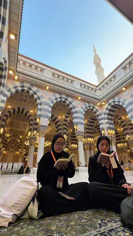 Wishlist bisa liat kubah terbuka/tertutup di Masjid Nabawi🥹✨ #fyp #umroh #madina #nabawi #kubahmasjid 