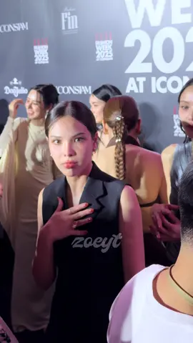 พี่สาวของเธอตามหาเธอมาทั้งคืน ในที่สุดก็หาเจอแล้ว @sonya @arhoung  #lmsy #sonyasarann  #arhoungpam #arhoung 