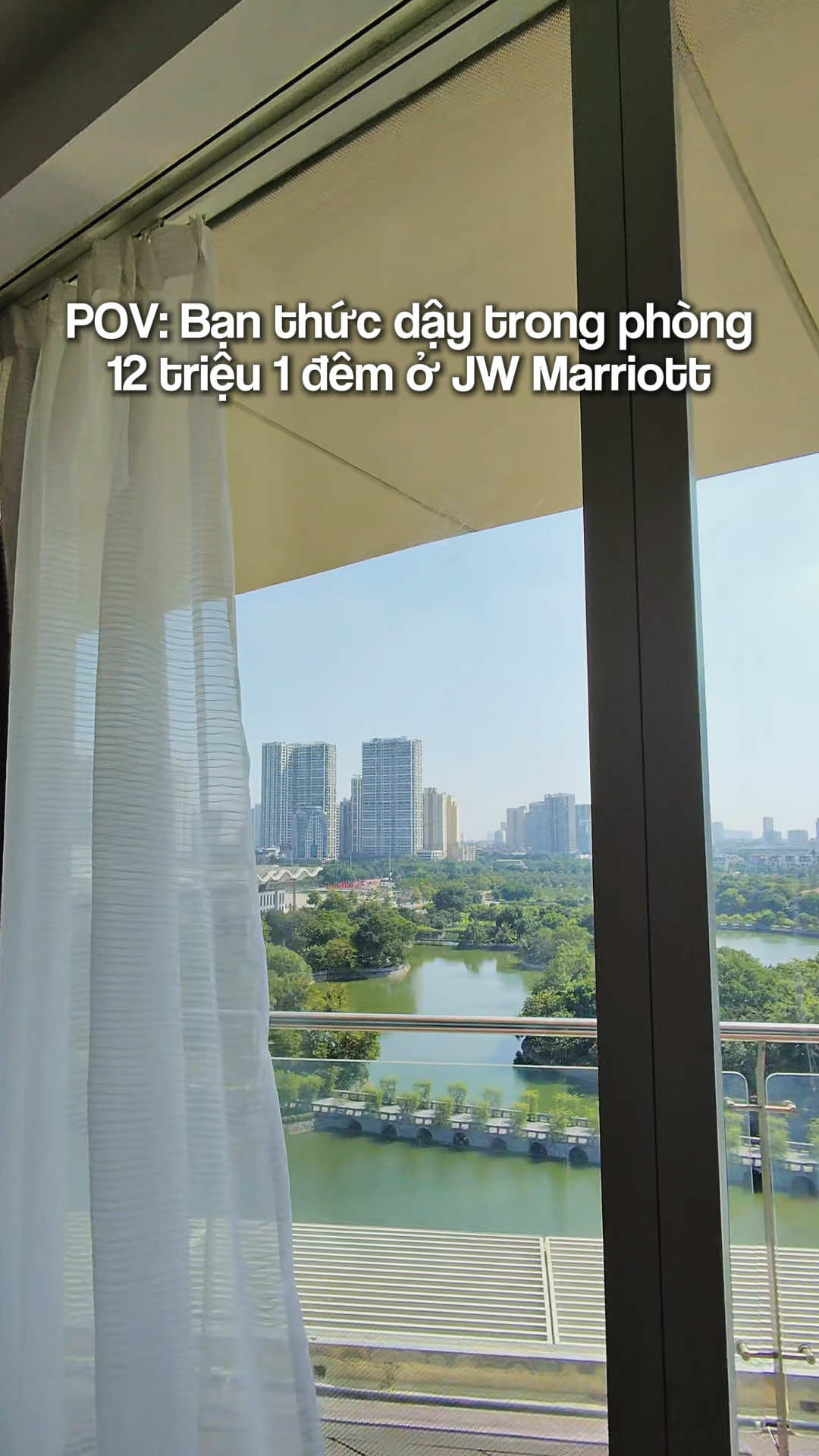Bạn ăn sáng bánh mì Hà Nội ở JW Marriot một mình 🧸 #alexmotminh #pov #fyp #ancungtiktok 