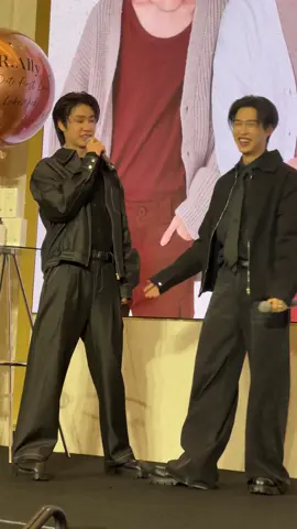 Hahaha Luke cr : janeoranich #mickmetas #lukeso_ #lukemick #DrAllyxLukeMick 