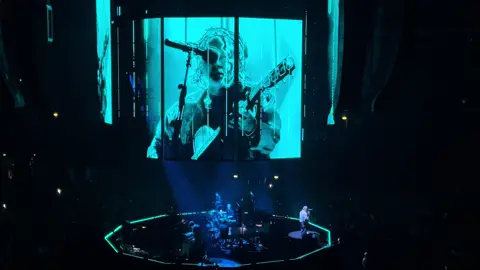 Radiohead Bologna November 14th, NO SURPRISES  #radiohead #Radiohead #radioheadtour #nosurprises #thomyorke @Radiohead 