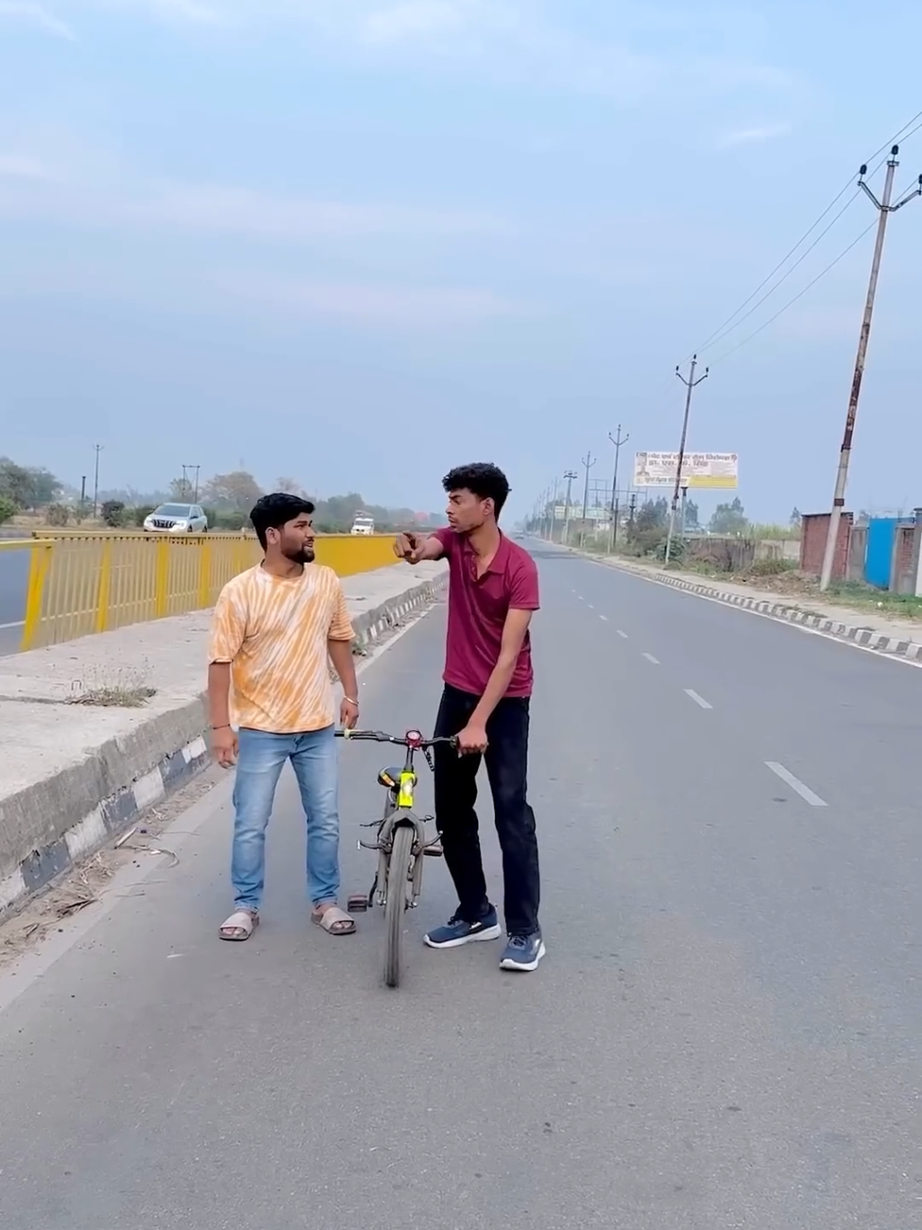 Puru ki cycle se banaya sabka pagal#FunnyUK #ComedyVideo #TikTokCreator #laughchallenge #britishhumour 